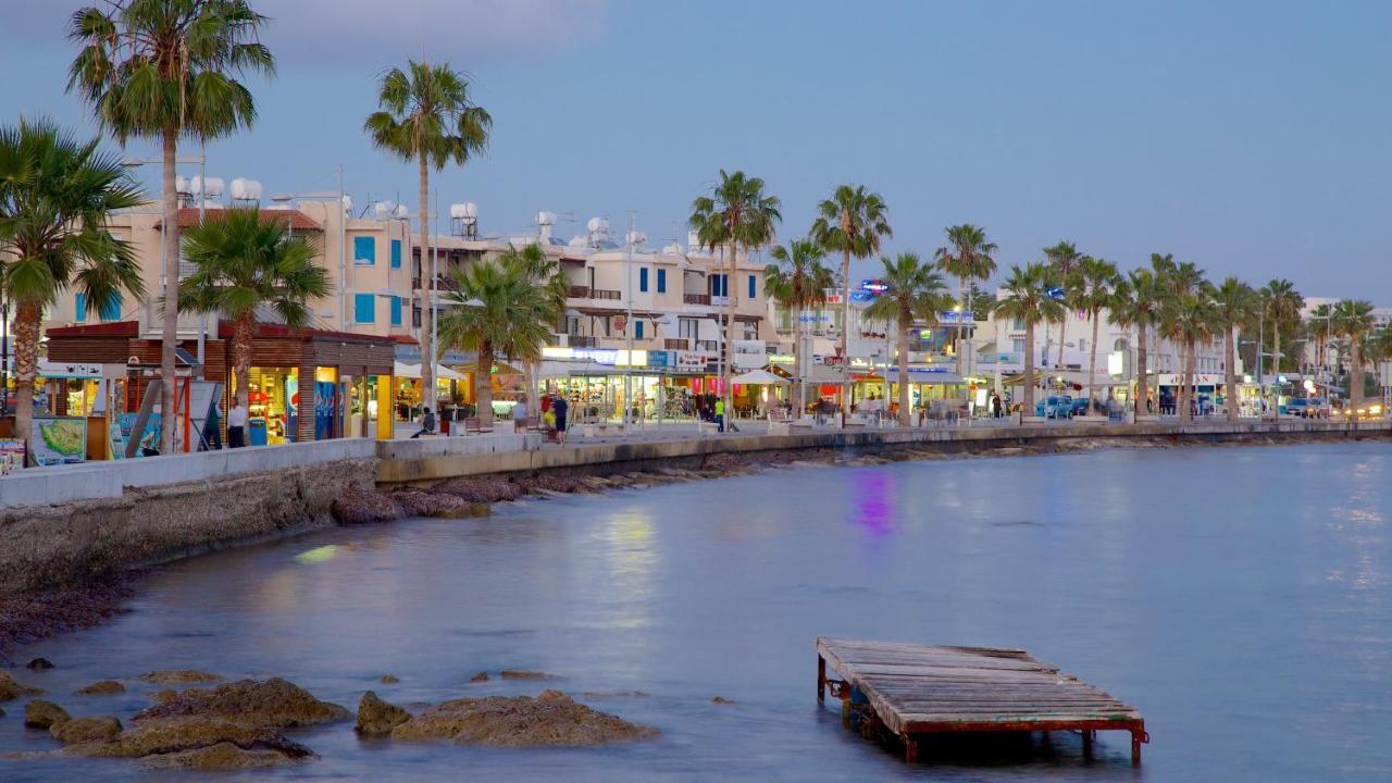 Beautiful Apartment In Harbour Paphos, Central & Close To Beach Bagian luar foto