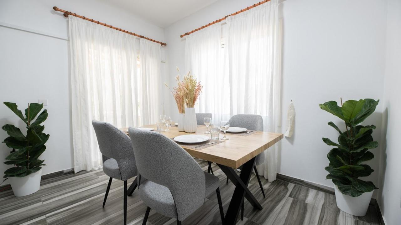 Beautiful Apartment In Harbour Paphos, Central & Close To Beach Bagian luar foto