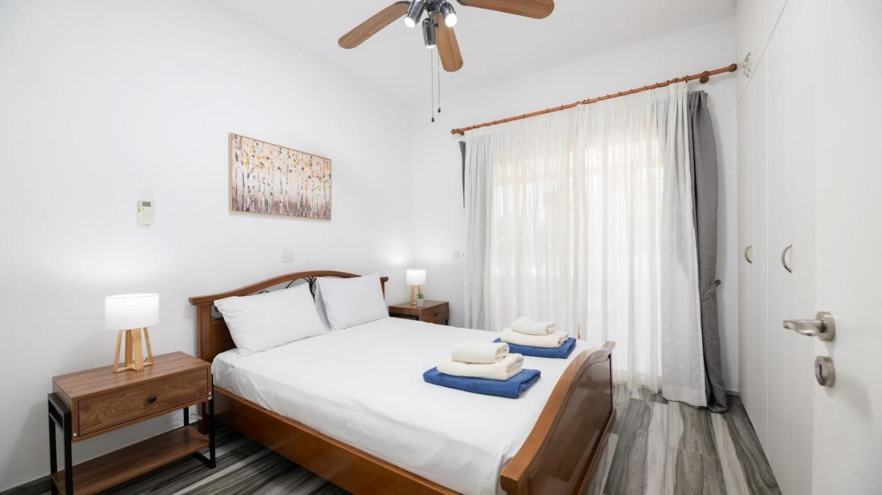 Beautiful Apartment In Harbour Paphos, Central & Close To Beach Bagian luar foto